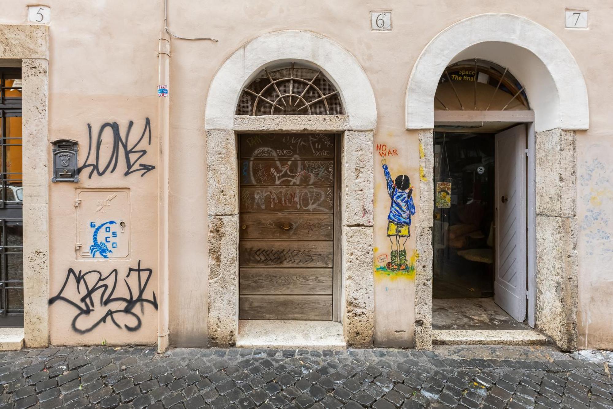 Trastevere One By Ghor * Rome